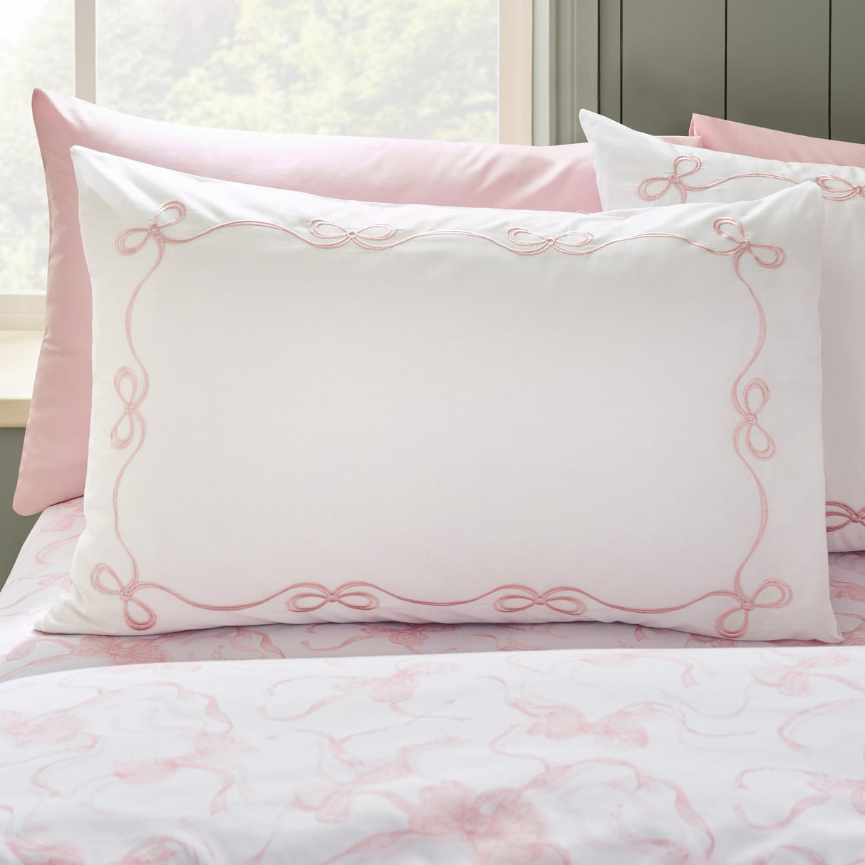 Catherine Lansfield Bow Embroidery Duvet Cover Set - White / Pink - Embroidery Bow Duvet Set