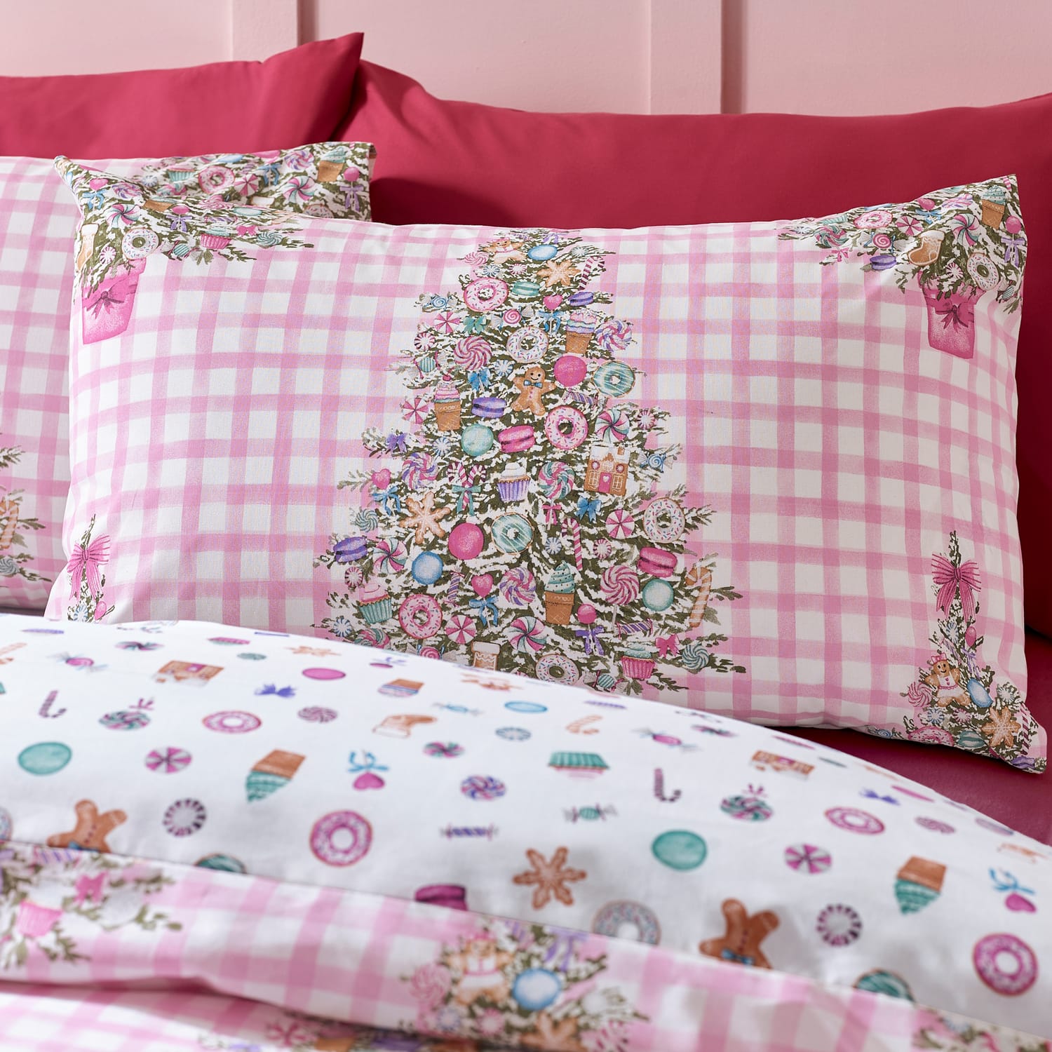 Catherine Lansfield Christmas Sweets and Treats Duvet Cover Set - Pink - Christmas Sweets And Treats Duvet Set