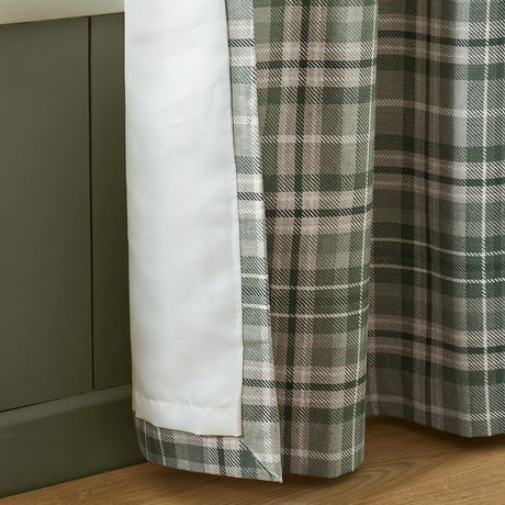 Catherine Lansfield Cullen Thermal Check Eyelet Curtains - Green image 3