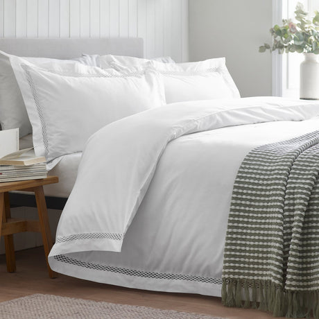 Catherine Lansfield Classic Lattice Lace Duvet Cover Set - Classic Lattice White Duvet Set (With Accessories)