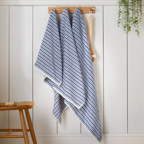 Catherine Lansfield Rice Weave Stripe 500 GSM Cotton Towels - Blue