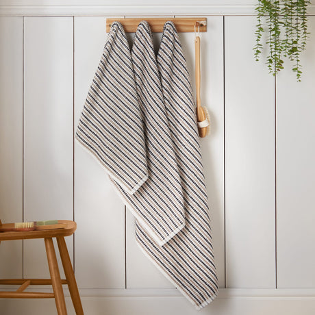 Catherine Lansfield Rice Weave Stripe 500 GSM Cotton Towels - Grey
