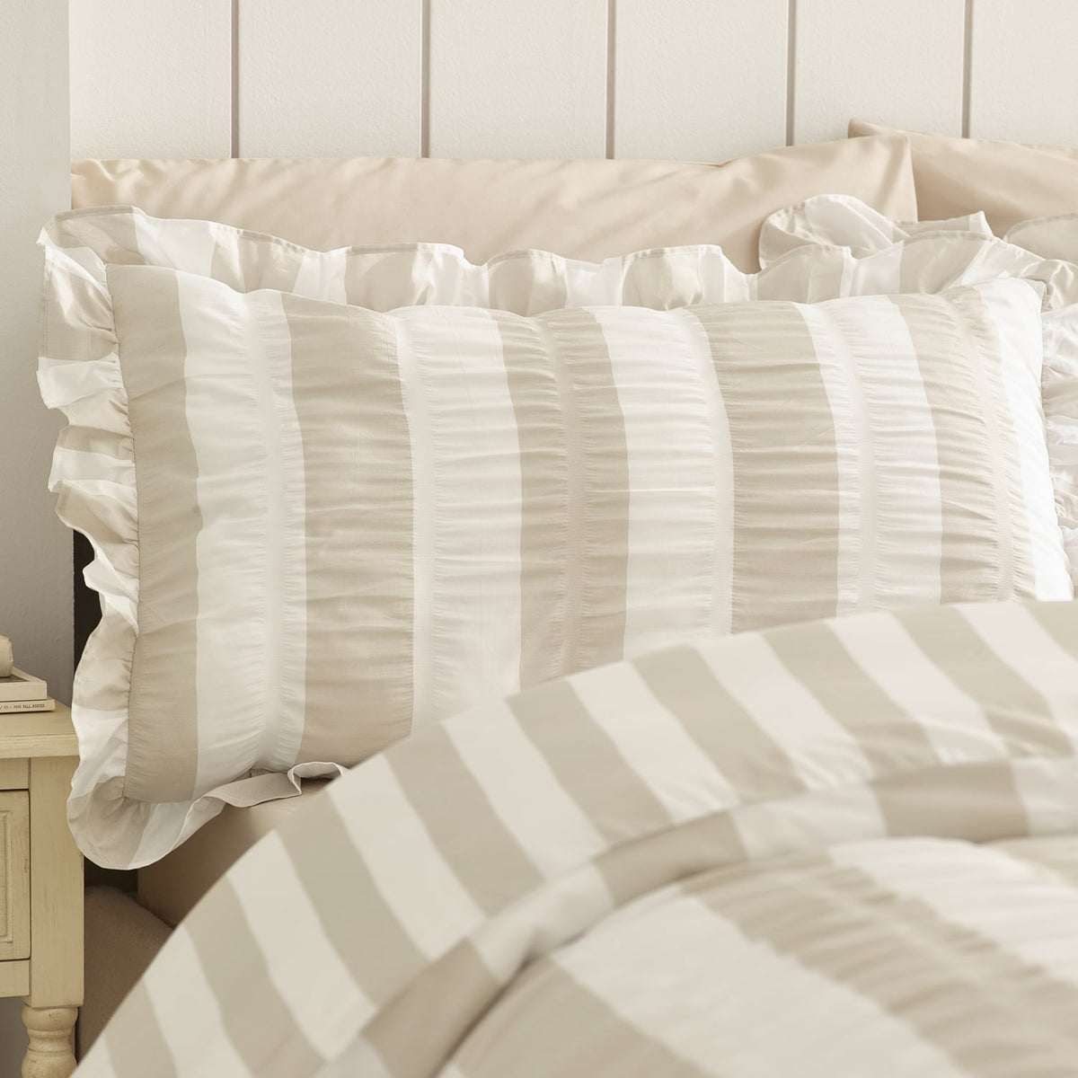 Catherine Lansfield Seersucker Frill Stripe Duvet Cover Set - Seersucker Frill Stripe Green Duvet Set