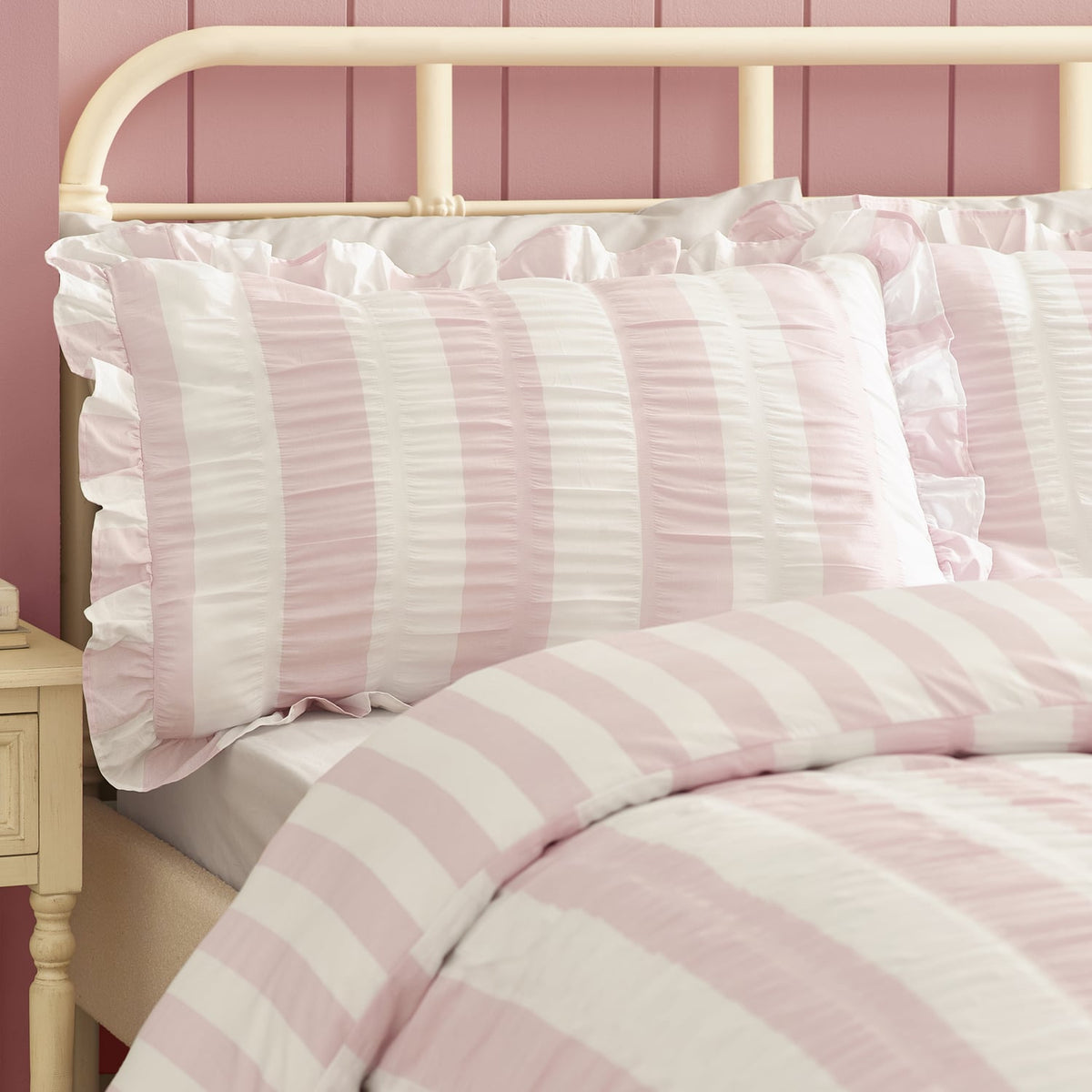 Catherine Lansfield Seersucker Frill Stripe Duvet Cover Set - Seersucker Frill Stripe Pink Duvet Set
