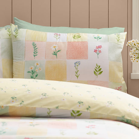 Catherine Lansfield Daisy Patchwork Duvet Cover Set - Daisy Patchwork Duvet Set