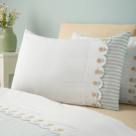 Catherine Lansfield Embroidered Daisy Soft Touch Duvet Cover Set with Pillowcase