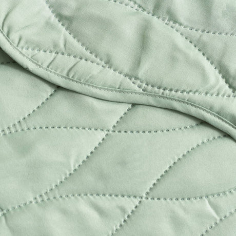 Catherine Lansfield Scallop Waves Bedspread - Scallop Waves Green Bedspread