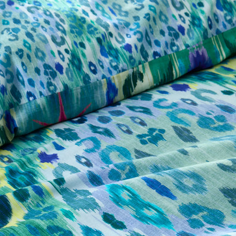 Matthew Williamson Ikat 200 Thread Count Cotton Sateen Duvet Cover Set with Pillowcase