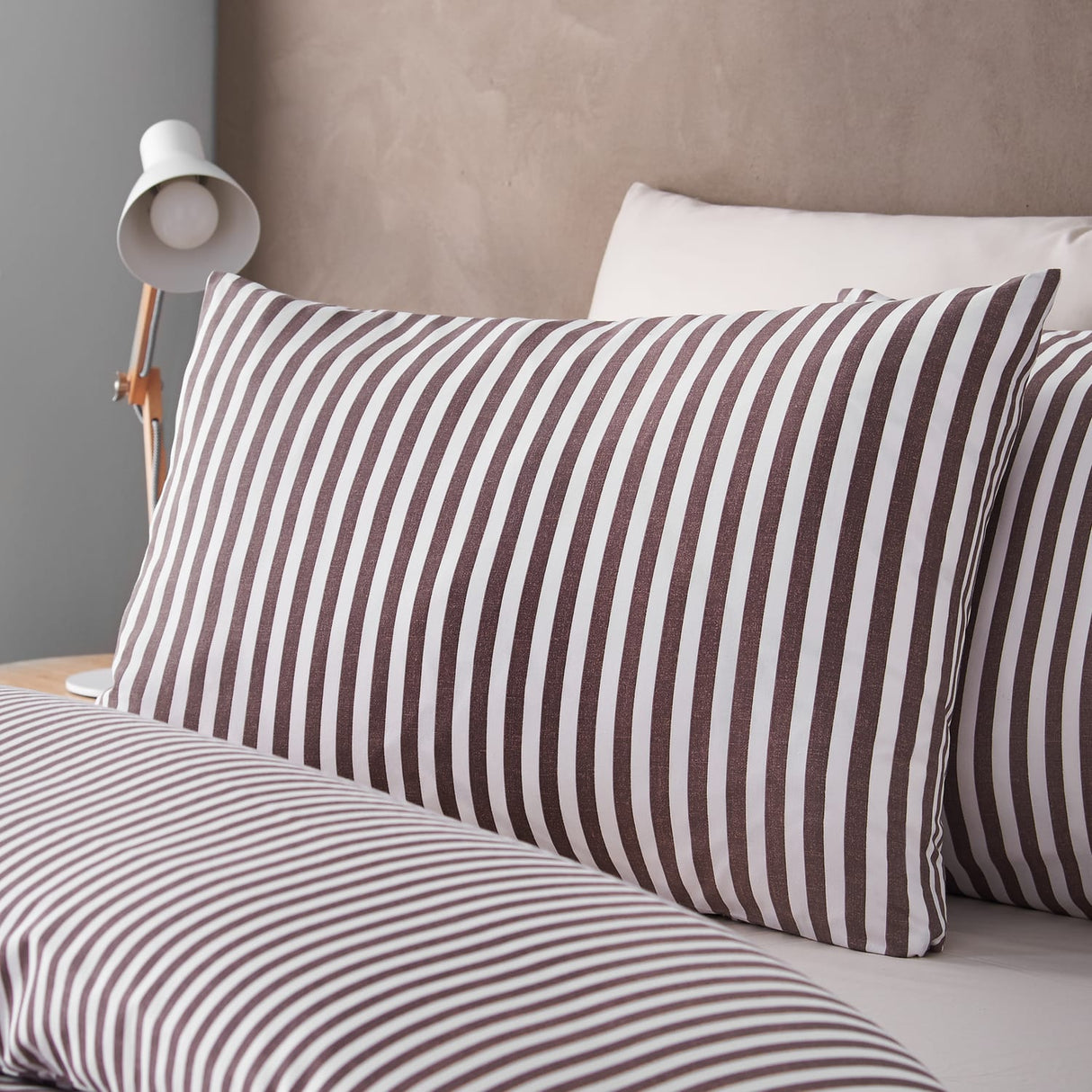 Catherine Lansfield Epping Textured Stripe Duvet Cover Set - Epping Textured Stripe Chocolate