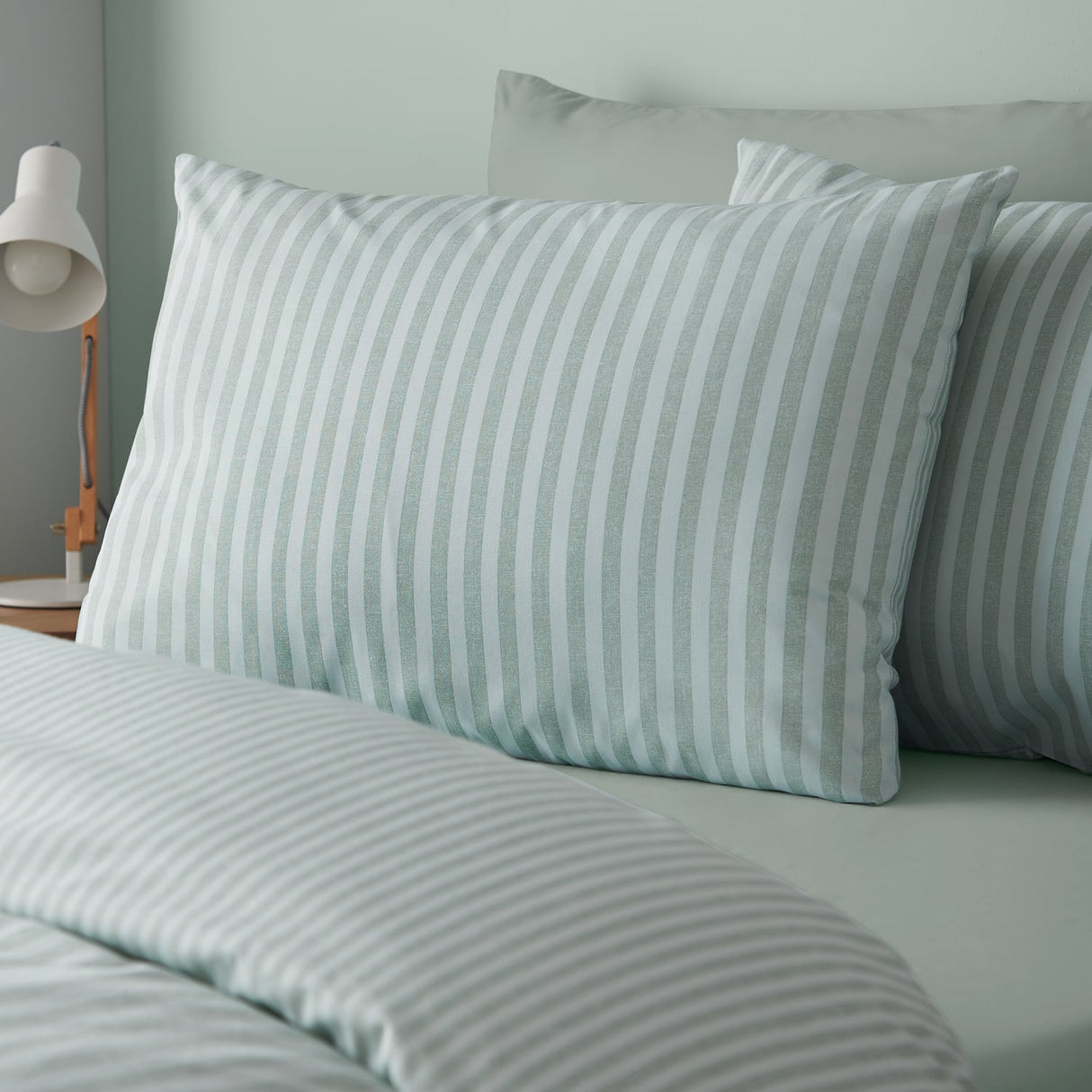 Catherine Lansfield Epping Textured Stripe Duvet Cover Set - Epping Textured Stripe Green Duvet Set
