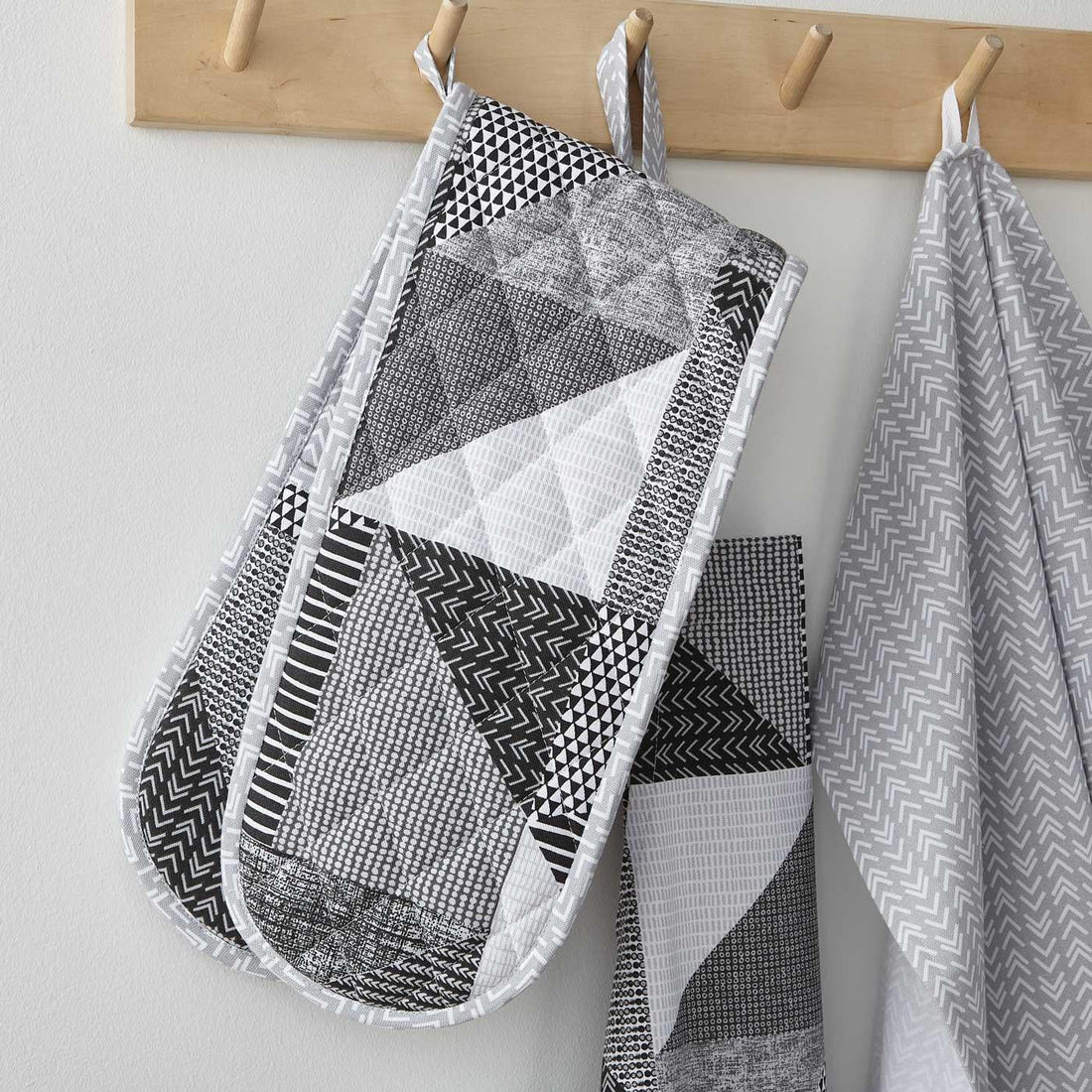 Catherine Lansfield Larsson Geo Geometric Grey Double Oven Glove