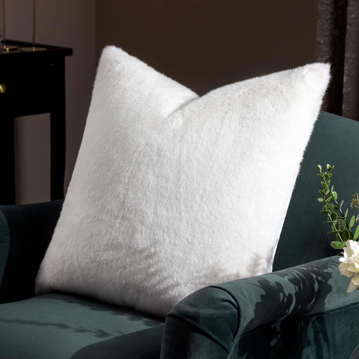 Stanza Faux Fur Cushion Cover 22" x 22" (55cm x 55cm) - White