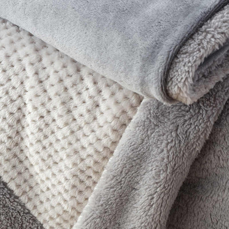 Catherine Lansfield Larsson Geo Cosy Throw 130cm x 170cm 3