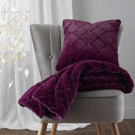 Cosy Diamond Throw Blanket 130cm x 170cm by Catherine Lansfield