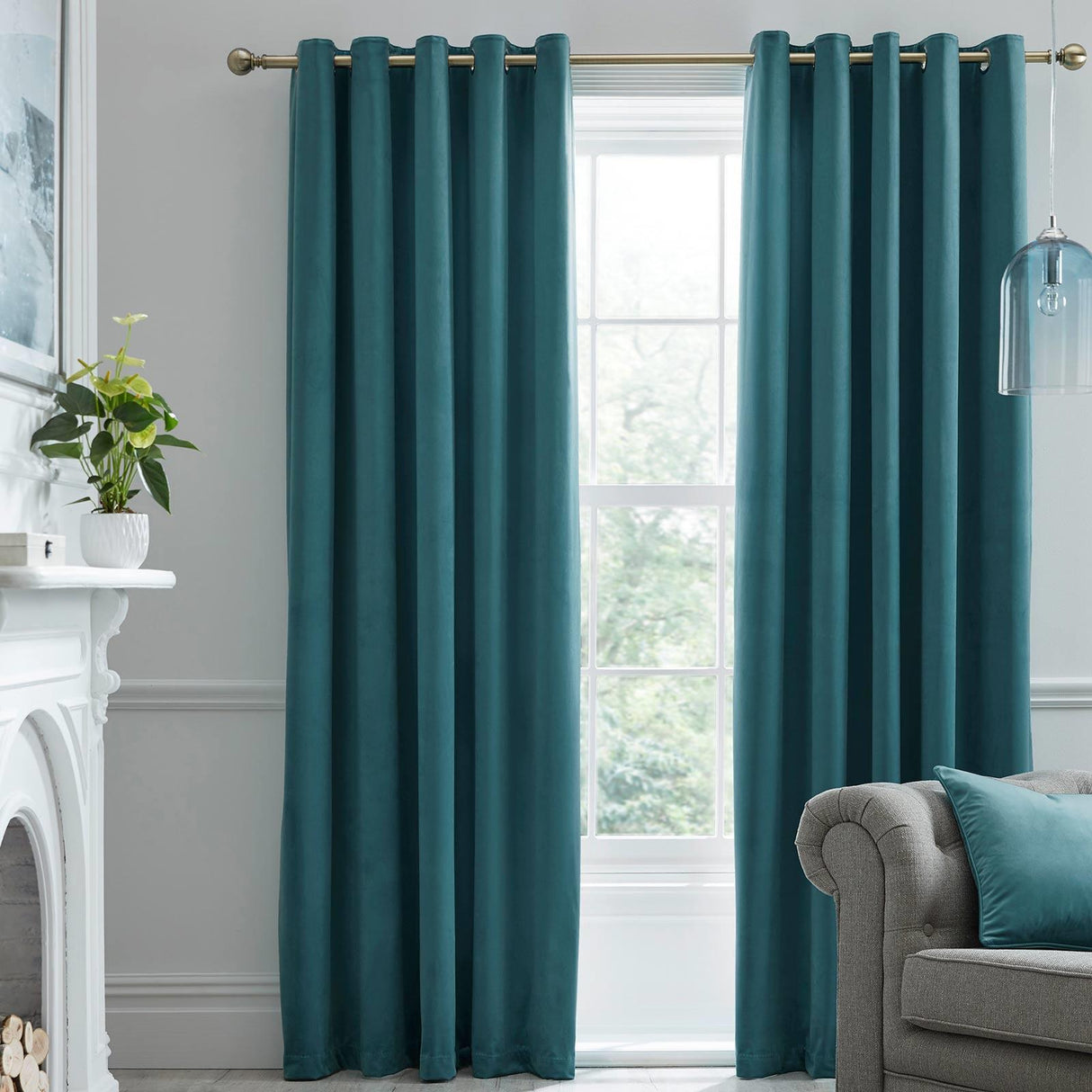 Laurence Llewelyn-Bowen Montrose Velvet Blackout Ready Made Eyelet Curtains - Teal
