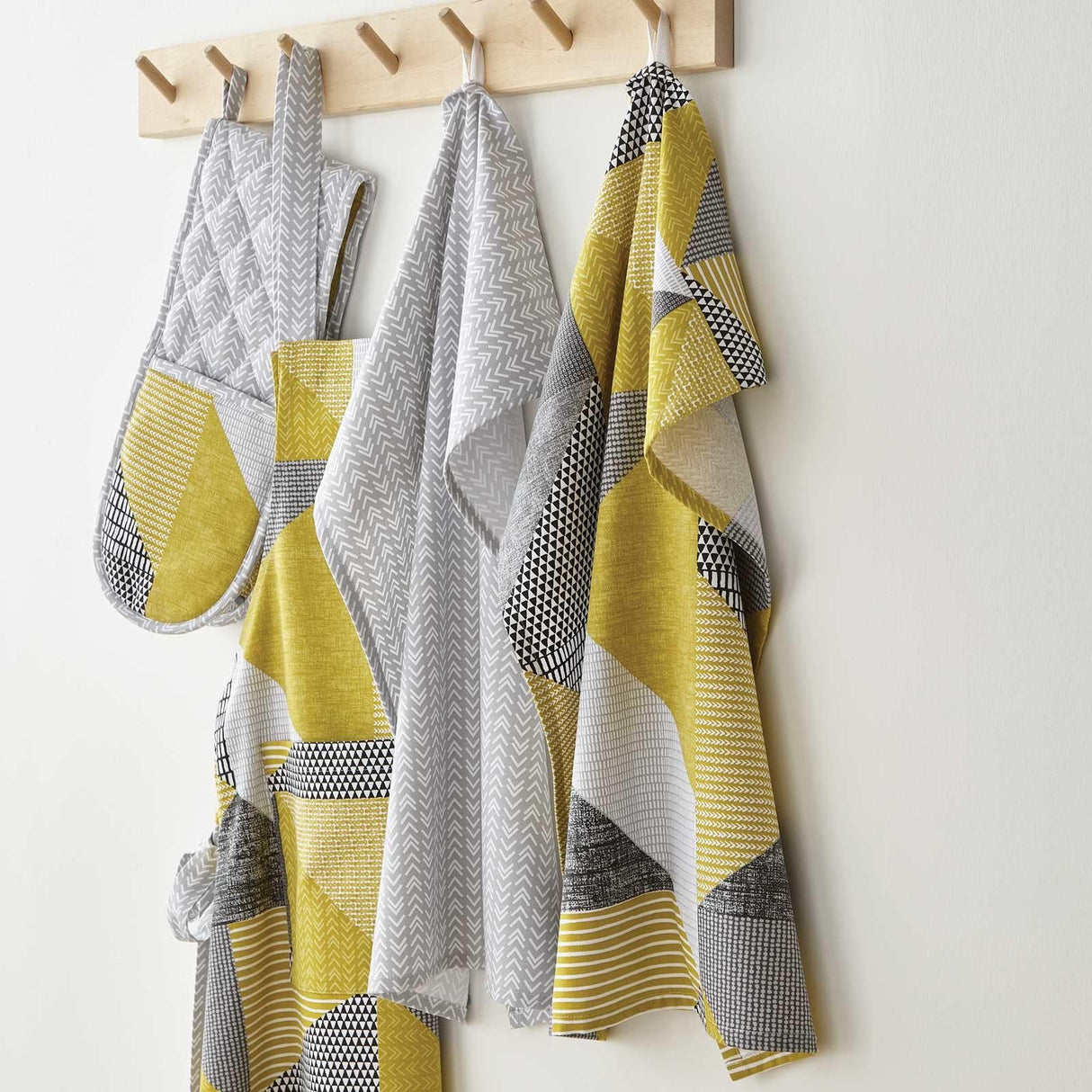 Catherine Lansfield Larsson Geo Geometric Ochre Tea Towel