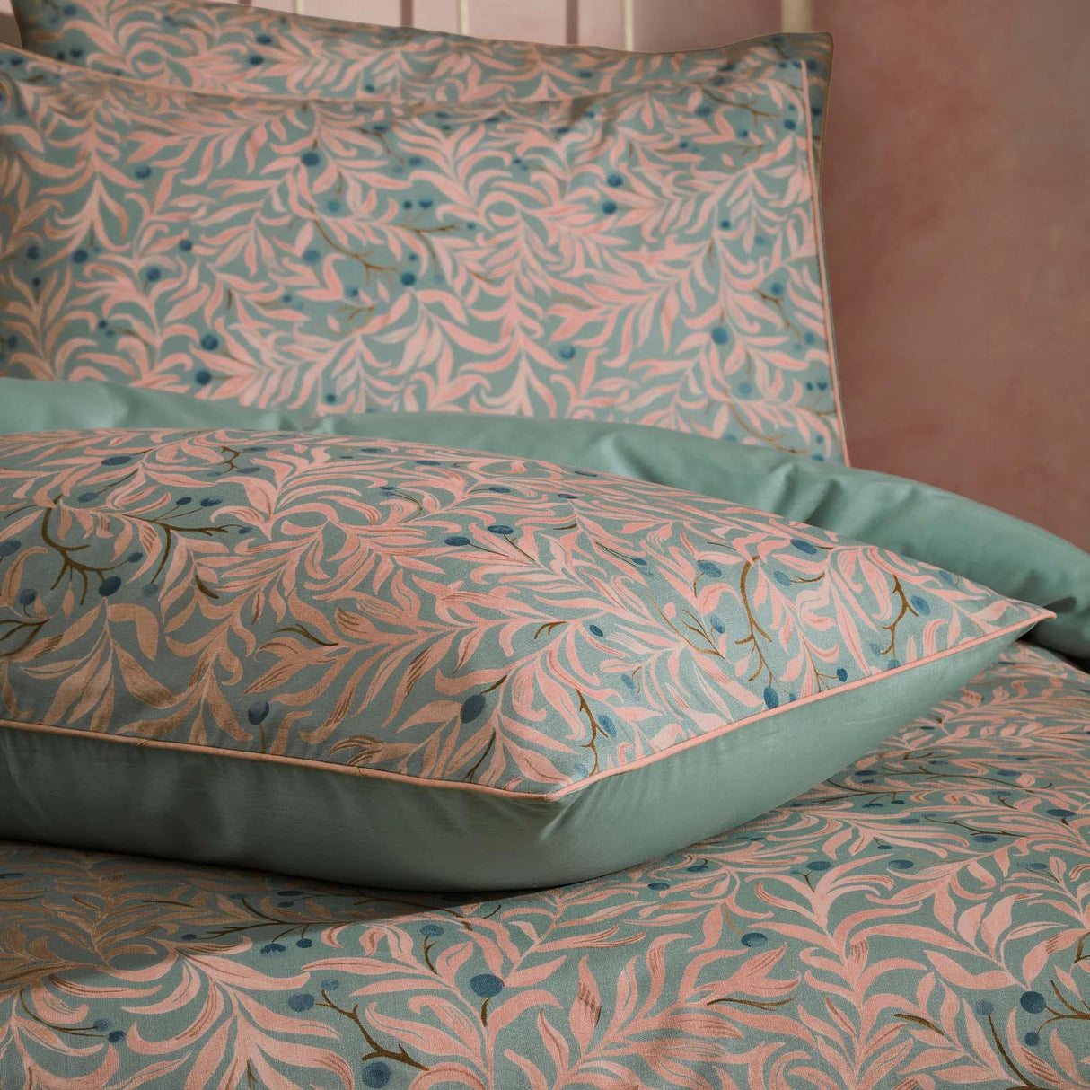 Malory Leaf Cotton Slub Pillowcase Pair by EW by Edinburgh Weavers