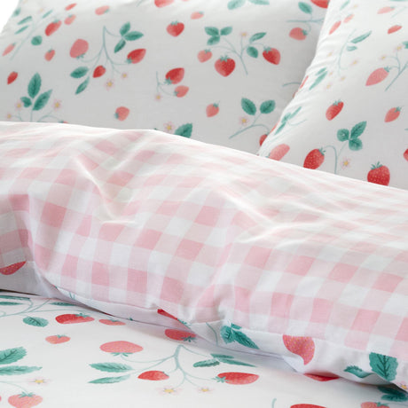 Strawberry Garden Duvet Cover Set