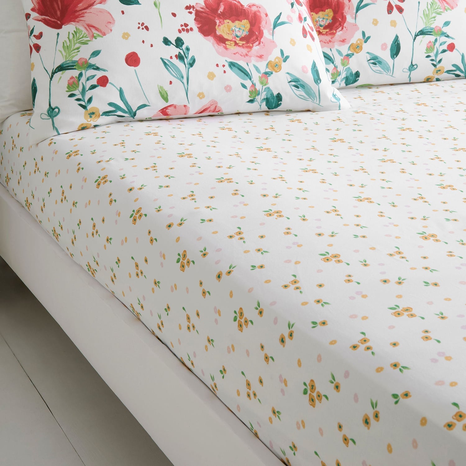 Abstract Poppy Floral Polycotton 28cm Deep Fitted Sheet