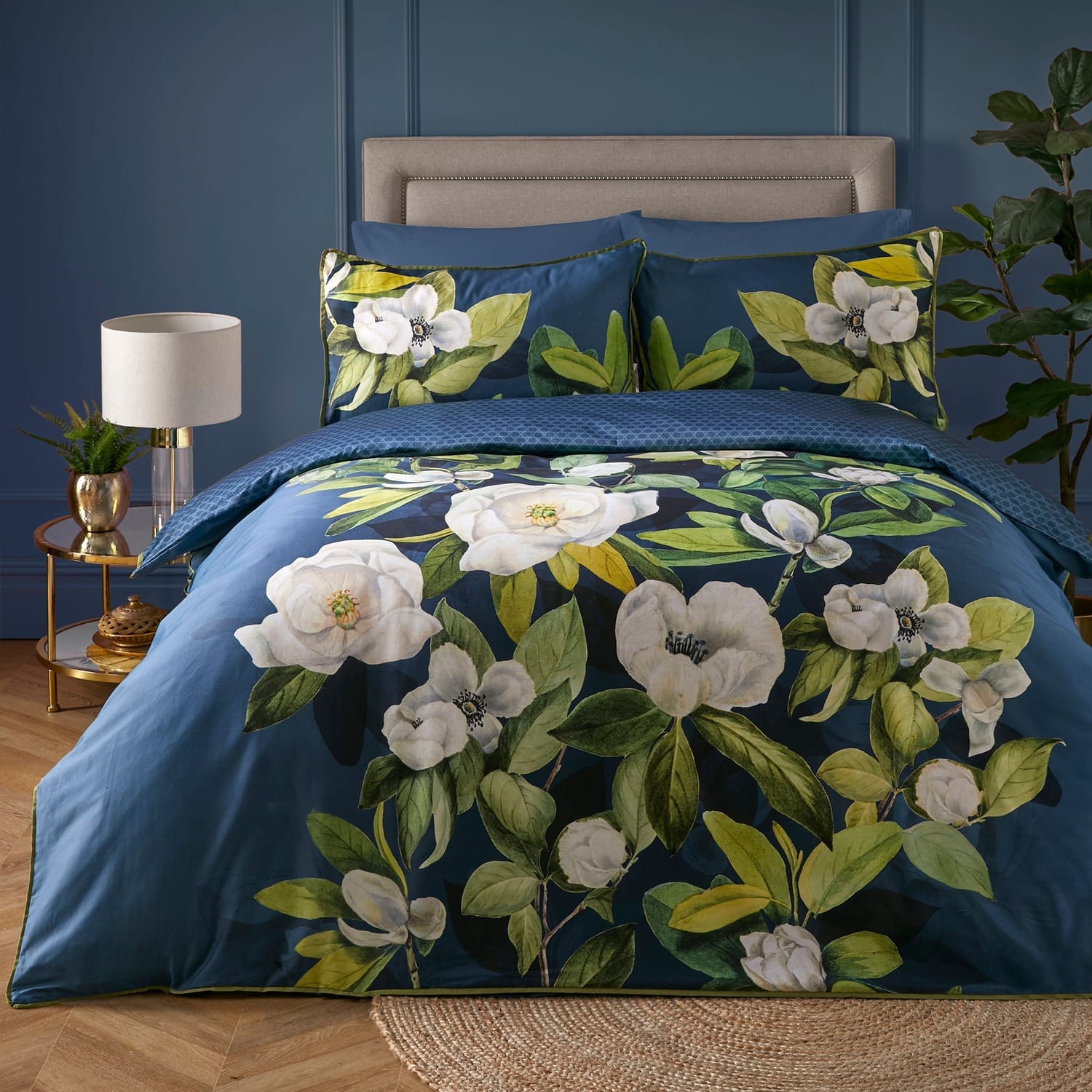 Alaya 200 Thread Count Cotton Floral Navy Duvet Cover Set