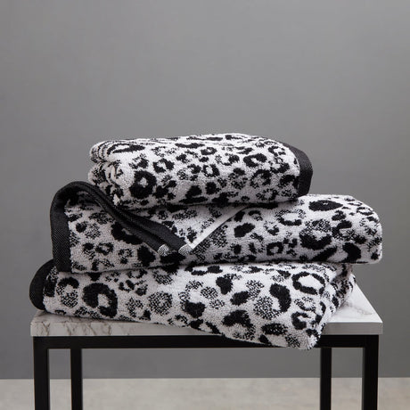 Animal Print Jacquard 550gsm Cotton Bathroom Towel - Black
