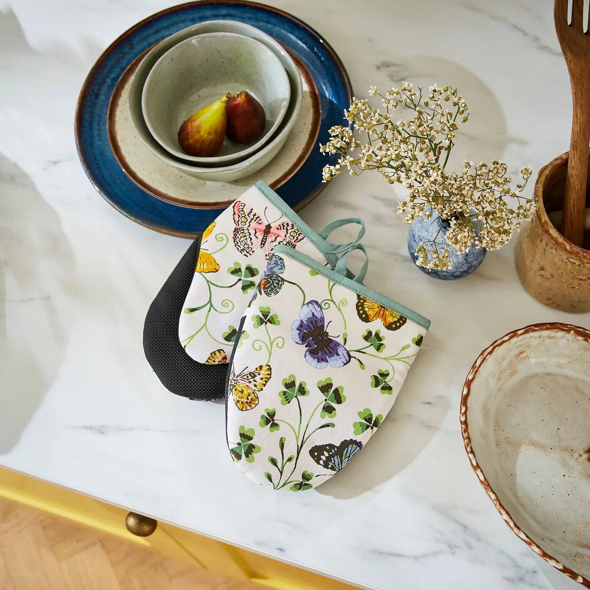 Butterfly Grove Microwave Mitts Pair in Blue