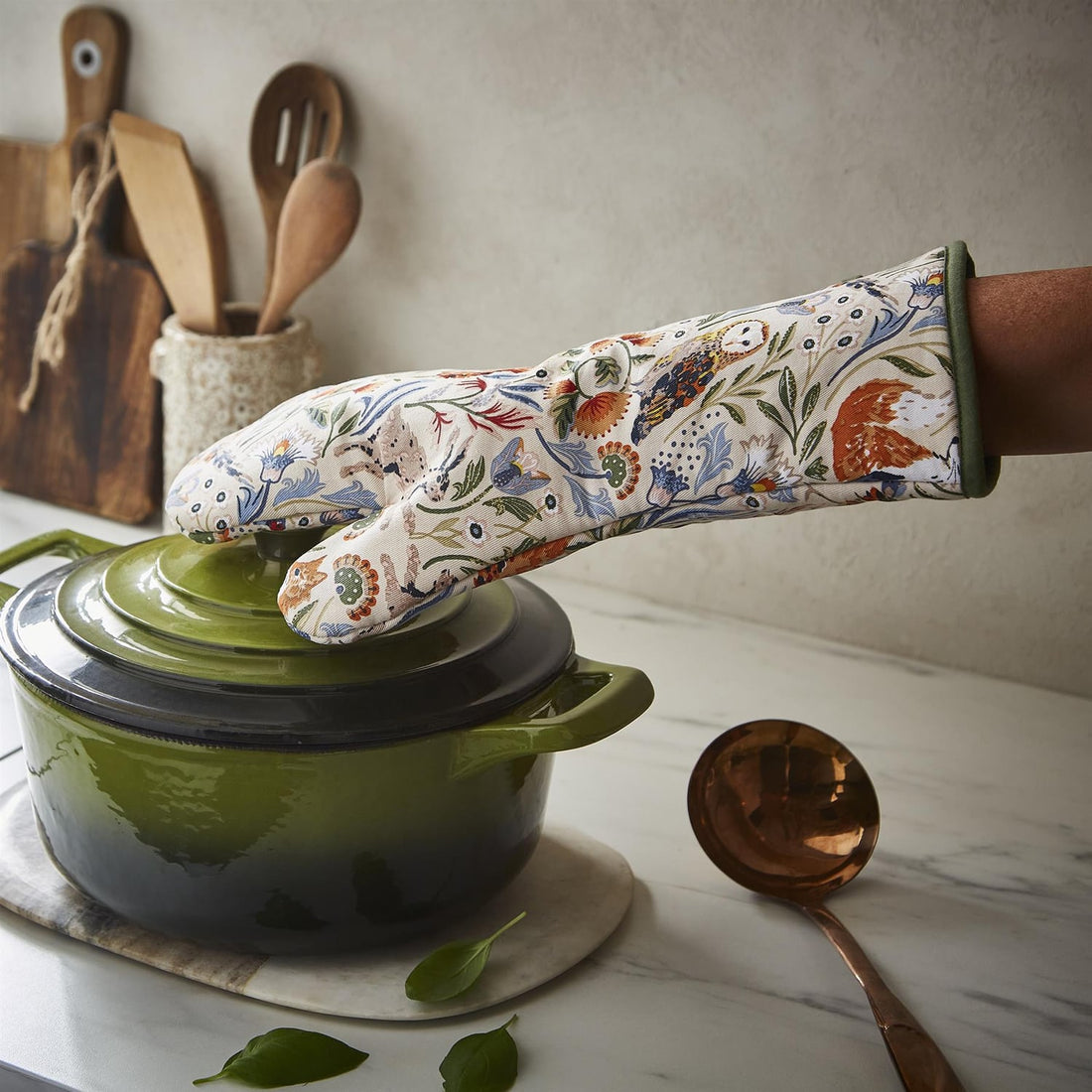 Ulster Weavers Blackthorn Floral Textiles 100% Cotton Gauntlet Oven Glove