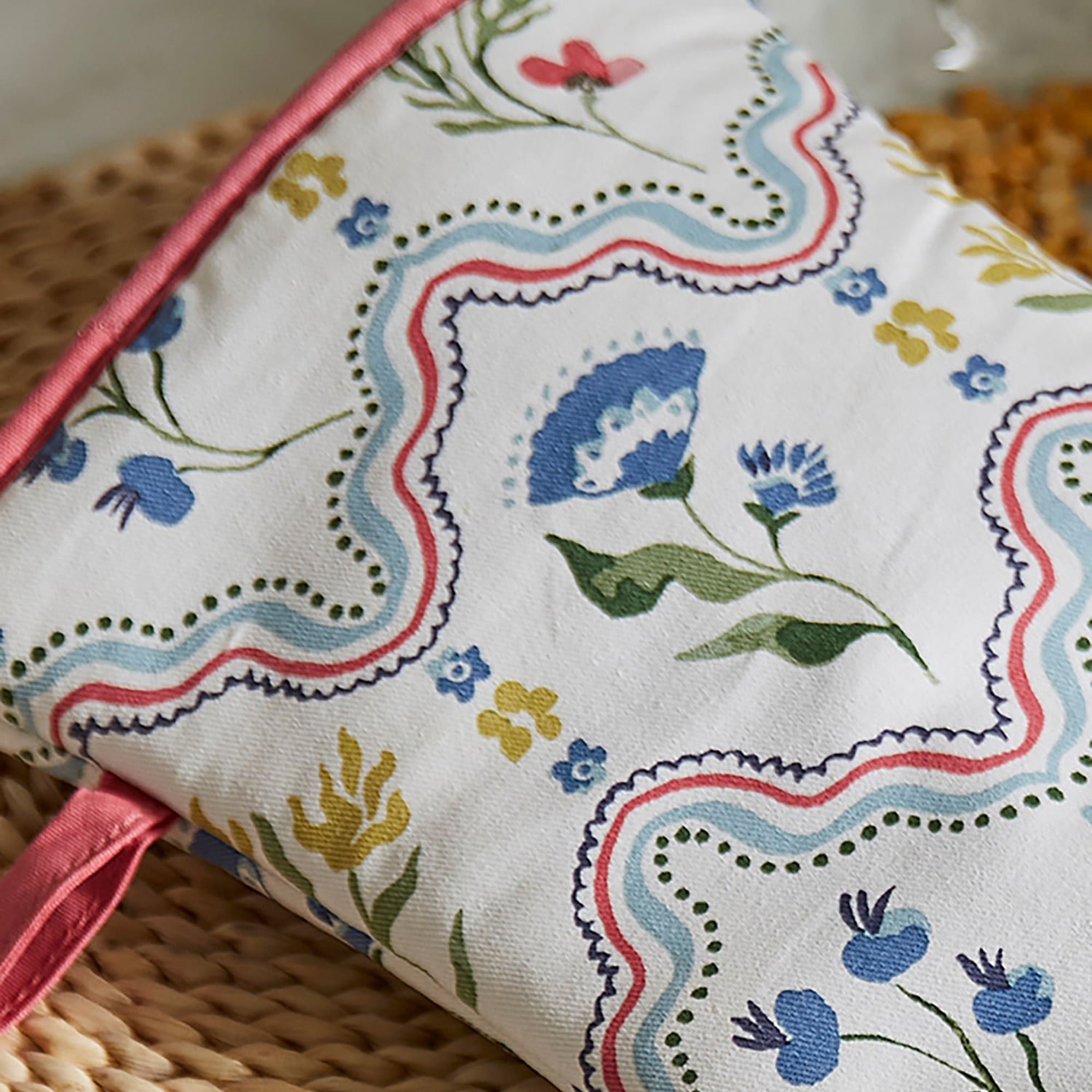 Ulster Weavers Boho Floral Gauntlet Oven Glove - Boho Floral Gauntlet Oven Glove In Multicolour 3