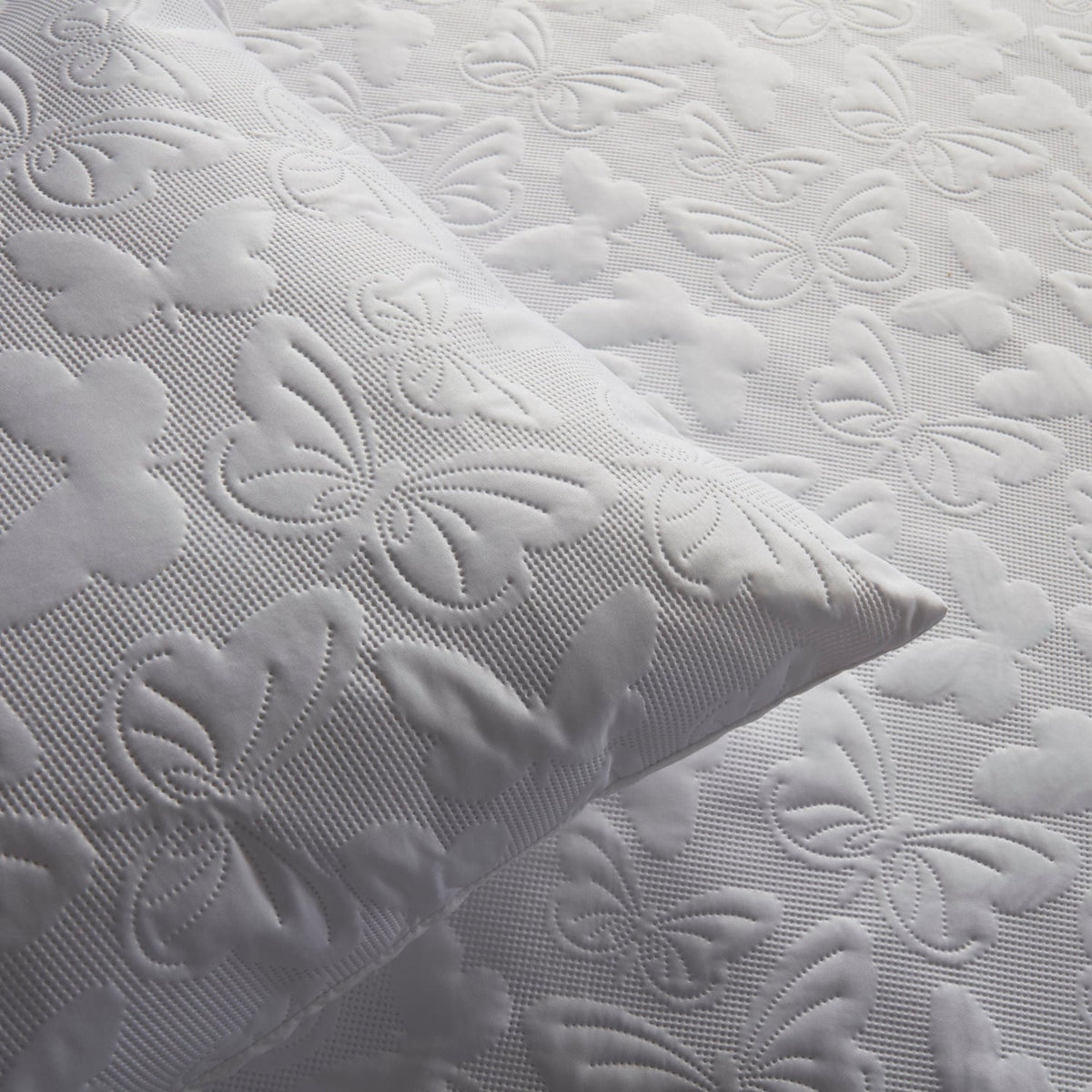 Butterfly Garden Floral Print Microfibre Duvet Cover Set - Butterfly Garden Duvet Cover Set In White 3