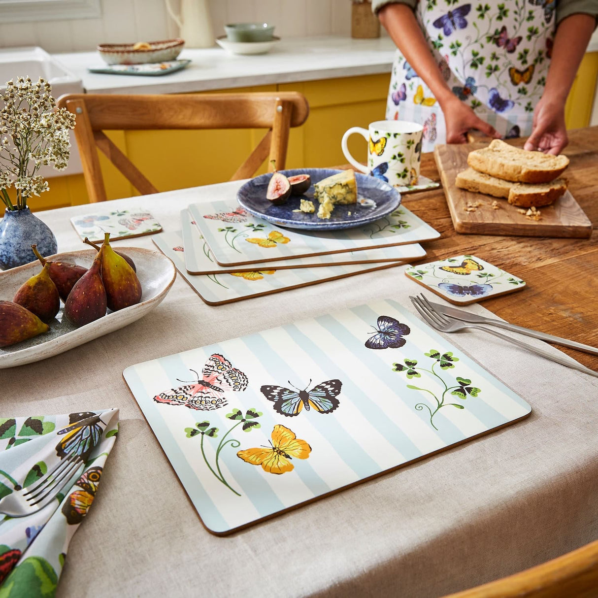 Ulster Weavers Butterfly Grove Floral Coasters 4 Pack - Butterfly Grove Coasters 4 Pack In Blue 4