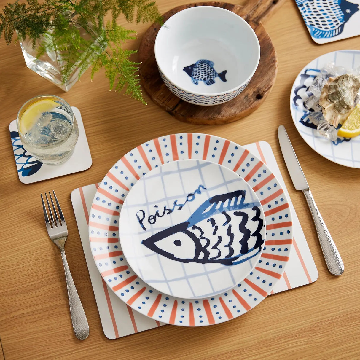 Catch of the Day Porcelain Dinner Plate in Multicolour