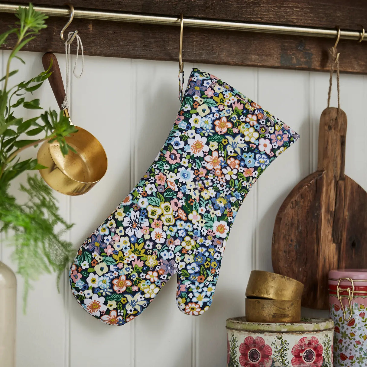 Ulster Weavers Confetti Floral Gauntlet Oven Glove