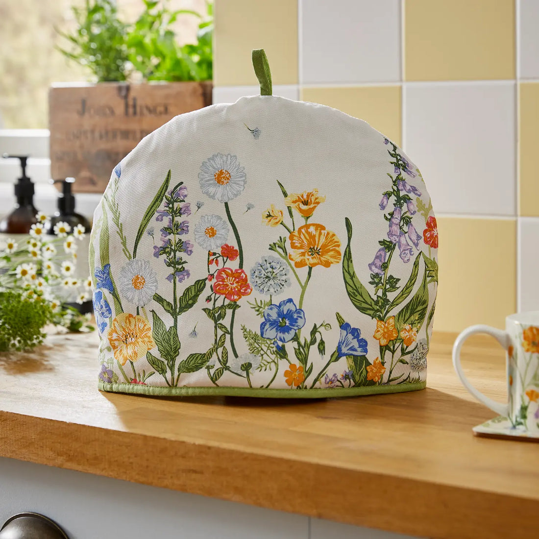Ulster Weavers Cottage Garden Muff Tea Cosy
