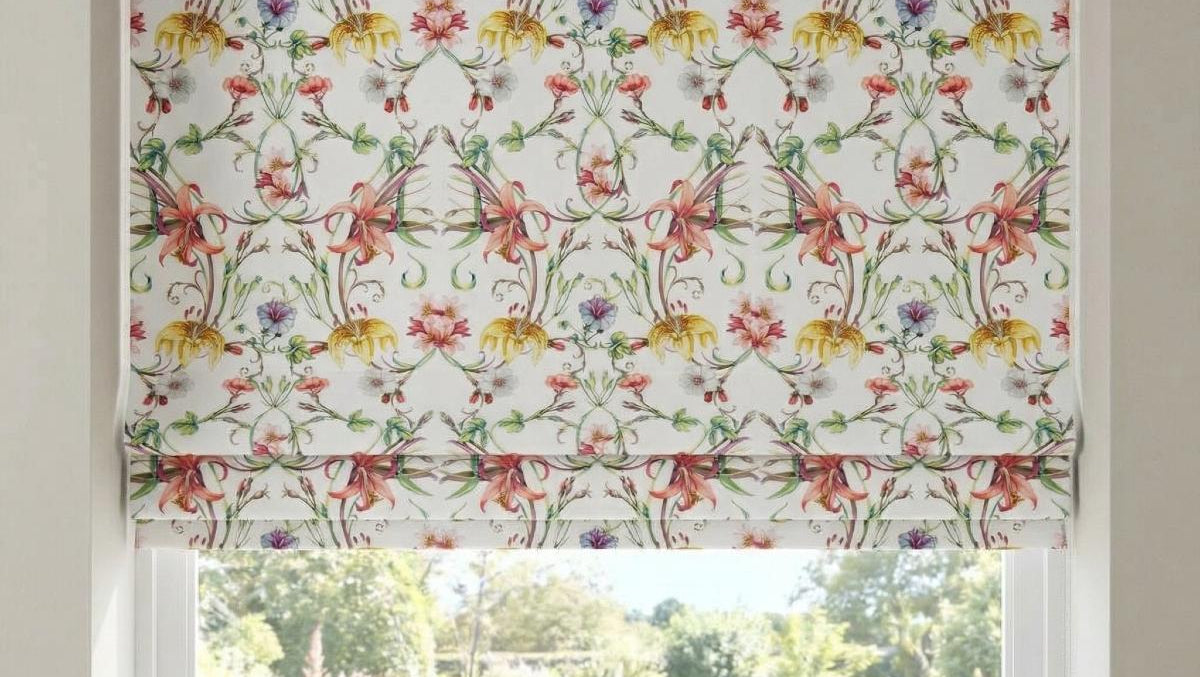Carlotta Made to Measure Roman Blind Blossom