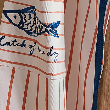 Ulster Weavers Catch of the Day Fish Print Kitchen and Tableware Collection - Catch Of The Day Cotton Apron In Multicolour 3