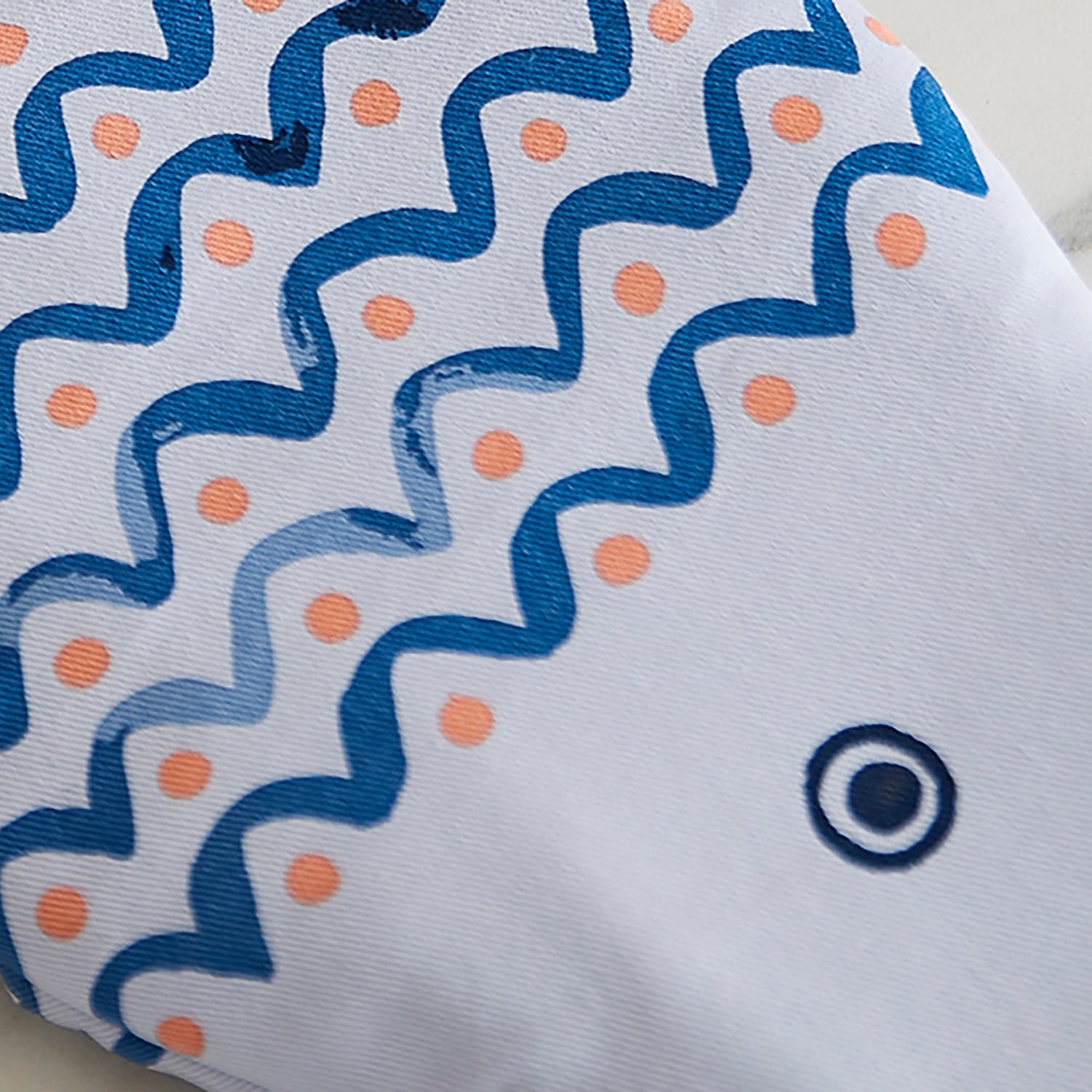 Ulster Weavers Catch of the Day Fish Print Kitchen and Tableware Collection - Catch Of The Day Gauntlet Oven Glove In Multicolour 3