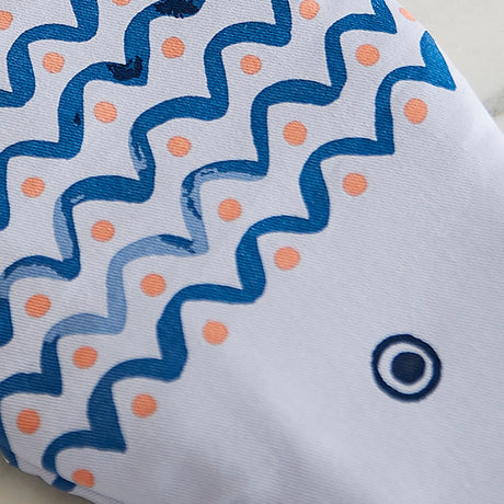 Ulster Weavers Catch of the Day Fish Print Kitchen and Tableware Collection - Catch Of The Day Gauntlet Oven Glove In Multicolour 3