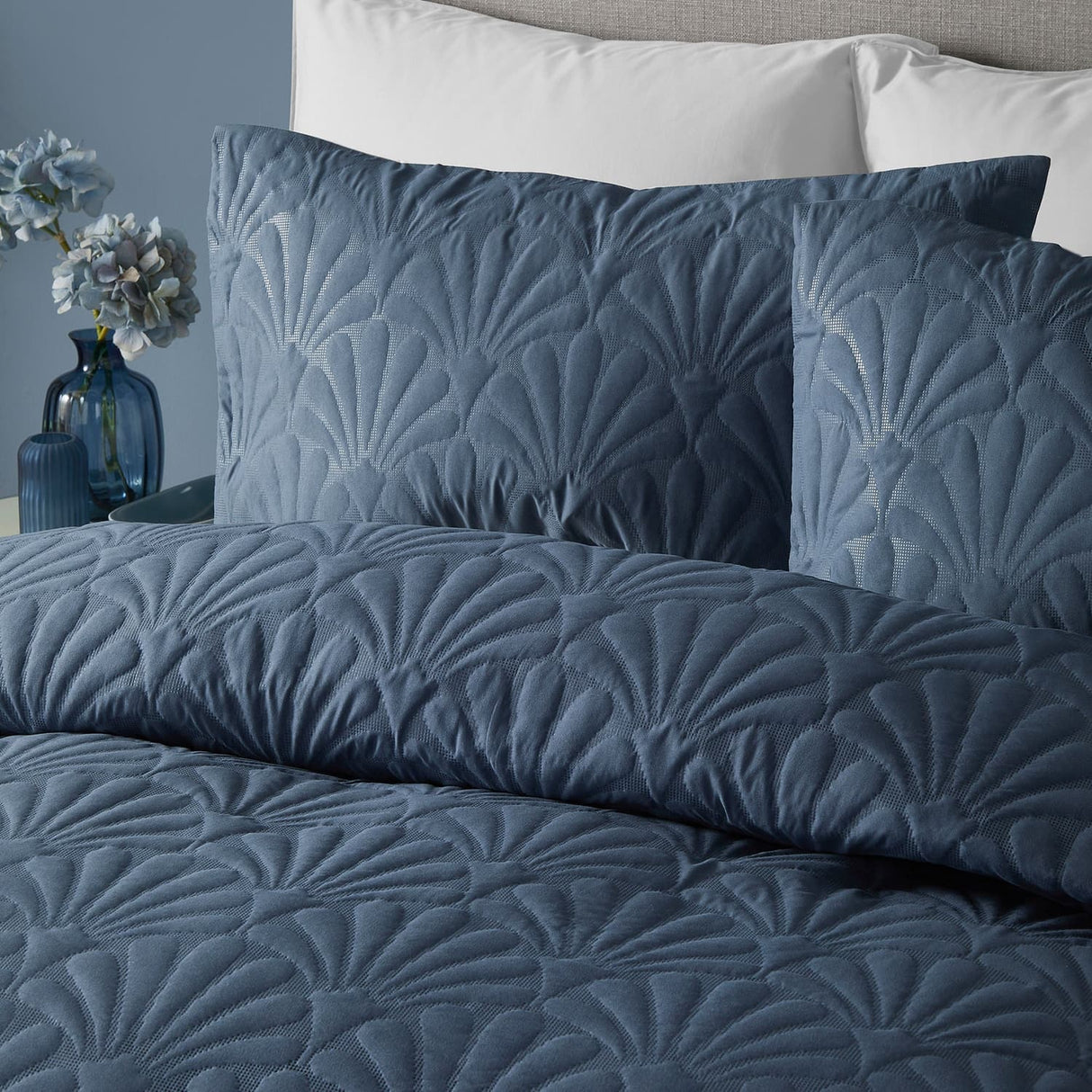 Cavali Soft Microfibre Duvet Cover Set - Dark Blue - Cavali Duvet Cover Set In Dark Blue 2