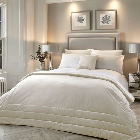 Laurence Llewelyn-Bowen Chic Ivory Bedspread 150 x 220cm