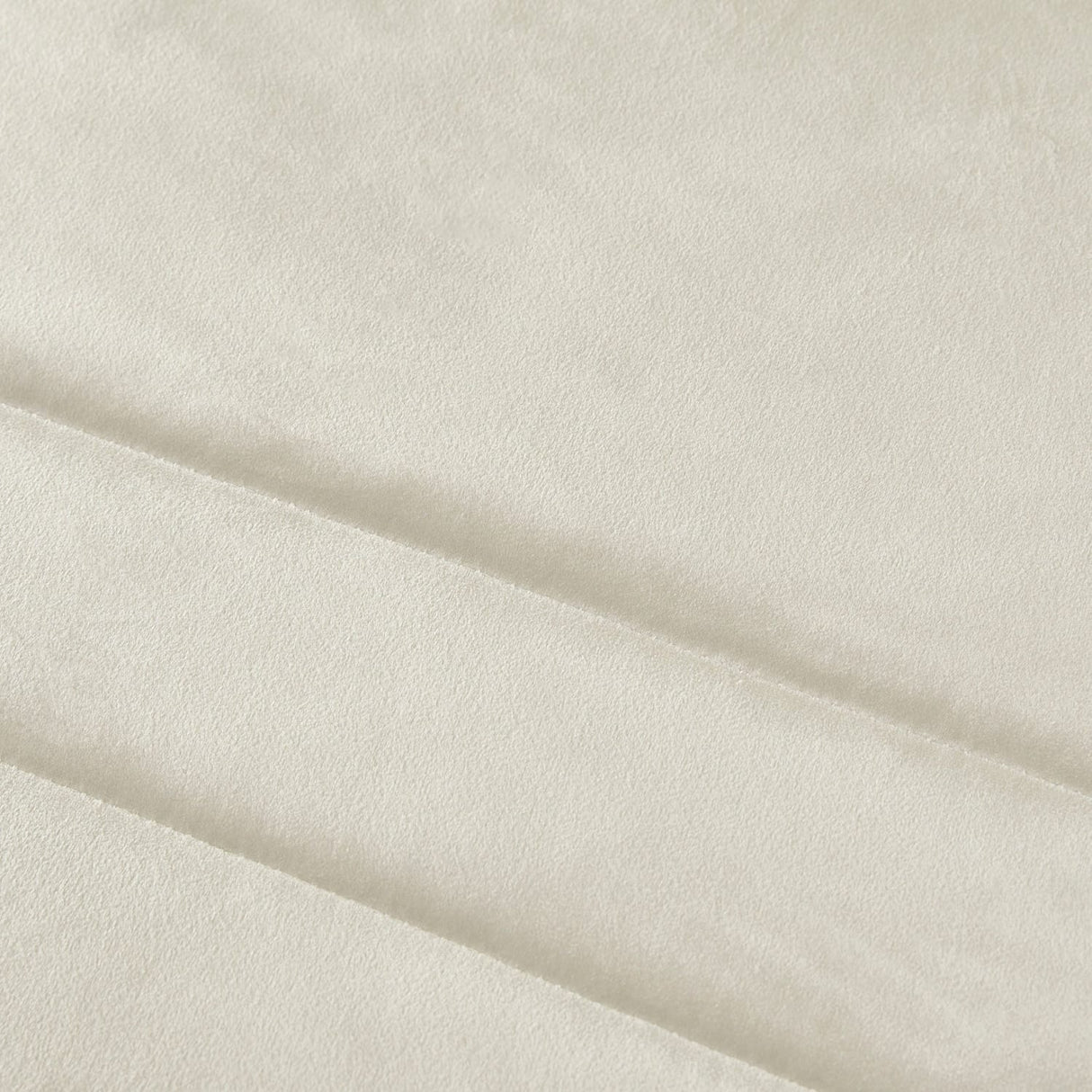 Laurence Llewelyn-Bowen Chic Ivory Bedspread 150 x 220cm - Chic Bedspread In Ivory 150 X 220Cm 2