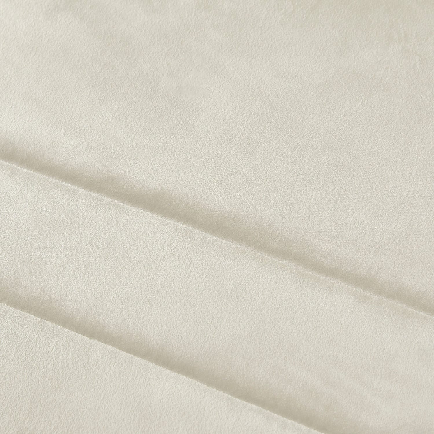 Laurence Llewelyn-Bowen Chic Ivory Bedspread 150 x 220cm - Chic Bedspread In Ivory 150 X 220Cm 2
