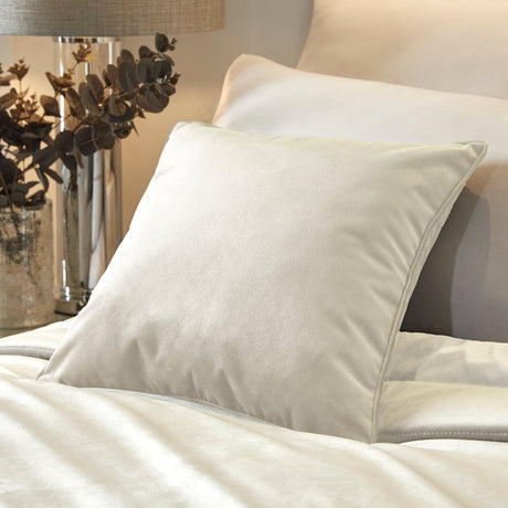 Laurence Llewelyn-Bowen Chic Ivory Bedspread 150 x 220cm - Chic Bedspread In Ivory 150 X 220Cm 3