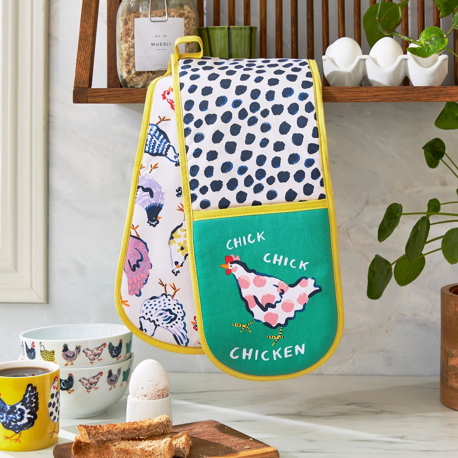 Ulster Weavers Chick Chicken Farm and Dining Double Oven Glove - Chick Chicken Double Oven Glove In Yellow 2