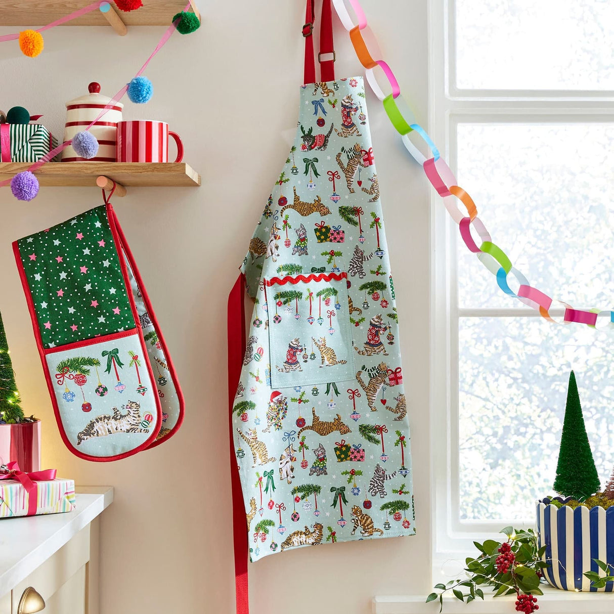 Ulster Weavers Christmas Cats Cotton Double Oven Glove - Christmas Cats Double Oven Glove In Seafoam 3