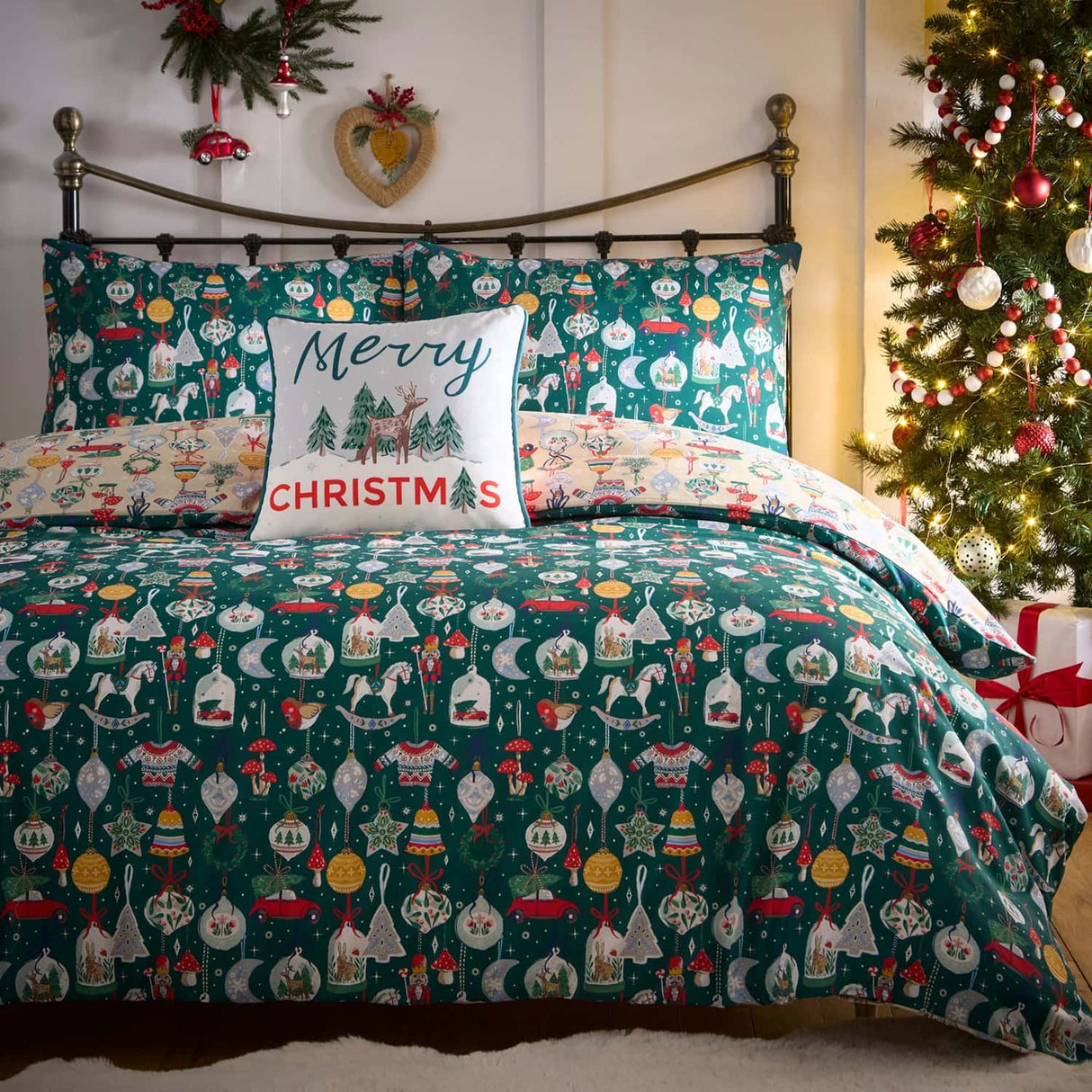 Christmas Ornaments Polycotton Duvet Cover Set - Green - Christmas Ornaments Duvet Cover Set In Green 4
