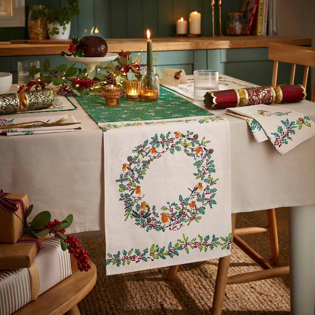 Ulster Weavers Christmas Robins Cotton Accessories Table Runner - Christmas Robins Table Runner In Green 2