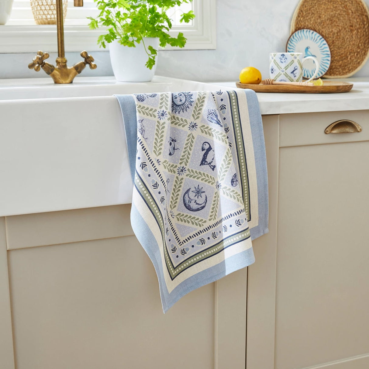Ulster Weavers Coastal Treasures Cotton Tea Towel - Coastal Treasures Cotton Tea Towel In Blue 2