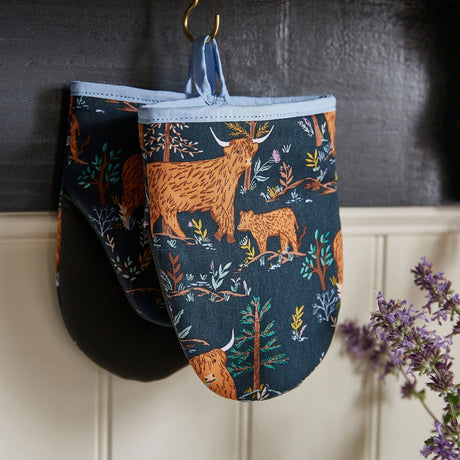 Ulster Weavers Connie Cow Microwave Mitts Pair - Connie The Cow Microwave Mitts Pair In Navy 2