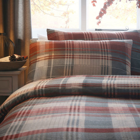 Hygge Connolly Flannelette Brushed Cotton Duvet Cover Set - Connolly Duvet Cover Set In Red 3