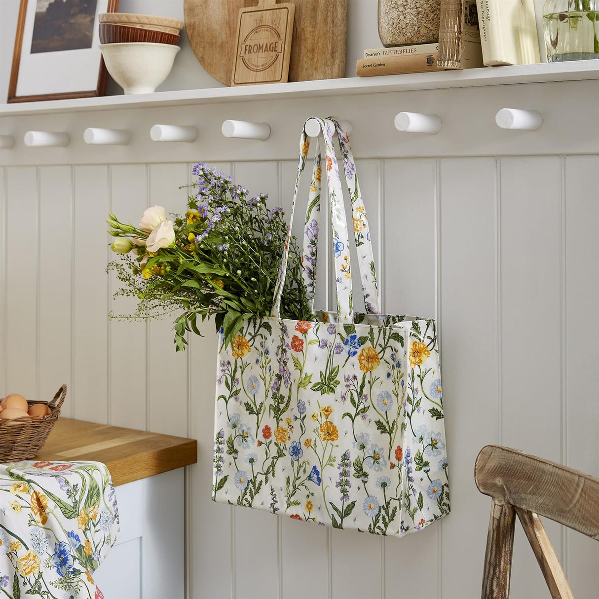 Ulster Weavers Cottage Garden PVC Shoulder Bag - Cottage Garden Shoulder Bag Pvc In Multicolour 3